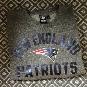 Gently worn! New England Patriots NFL Team Apparel Crewneck
